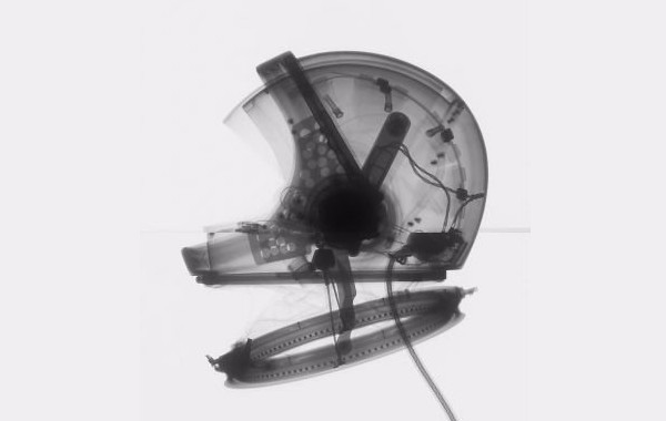 日联科技X光安检机带您走进：X射线影像下的宇航服