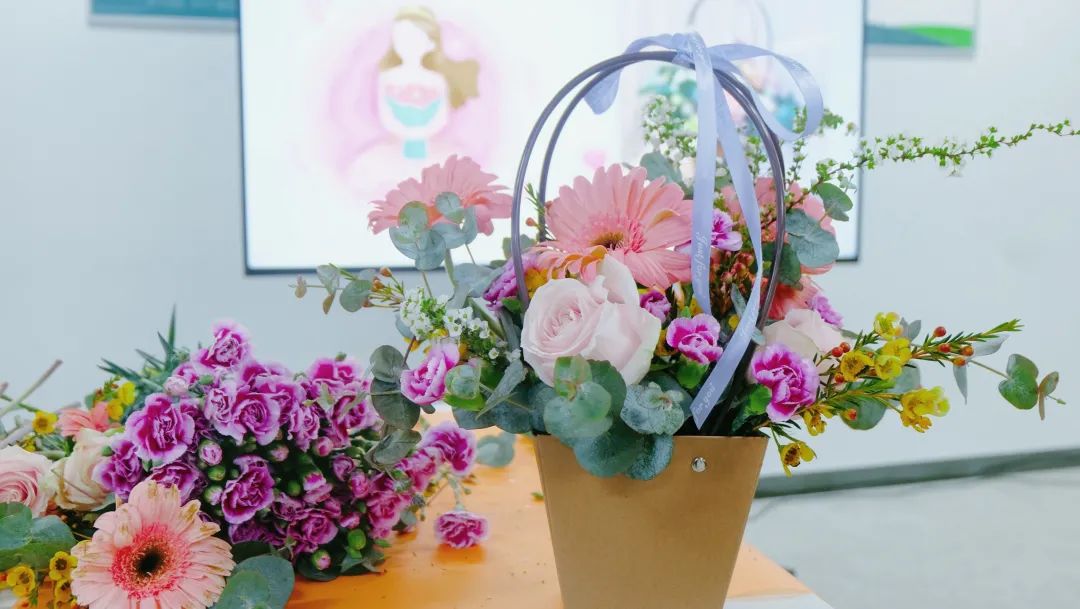 3.8女神节 | 愿你芳华自在，笑靥如花